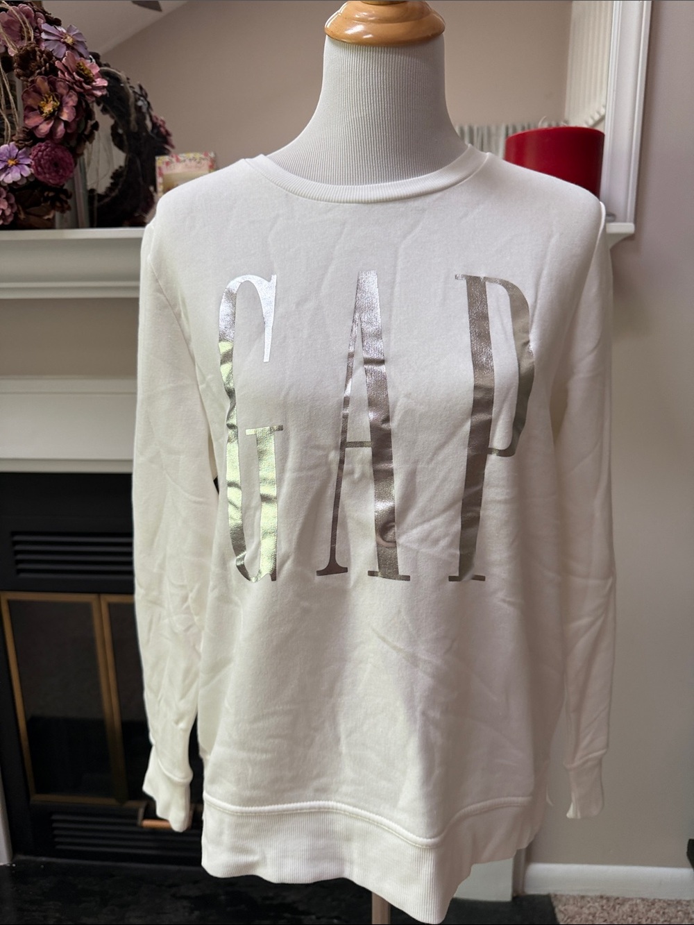 GAP White Crewneck Sweatshirt with Metallic Silver Logo